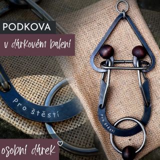 Podkovy máme opět skladem 🔥 Hlavolamy s věnováním na míru stíhá Ježíšek doručit pouze pro objednávky přijaté do neděle...